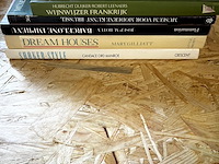 Lot 216 - wijnwijzer -museum voor moderne kunst -barcelone imprevu -dr - afbeelding 1 van  10