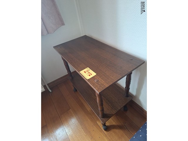 Lot 217 - bijzettafel op wielen - afbeelding 1 van  1