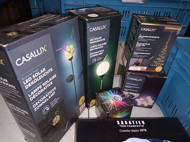 Lot 217 - sfeerverlichting en messenslijper - afbeelding 2 van  4