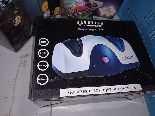 Lot 217 - sfeerverlichting en messenslijper - afbeelding 3 van  4