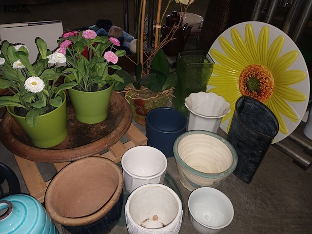 Lot 218 - bloempotten. 30 stuks - afbeelding 2 van  3