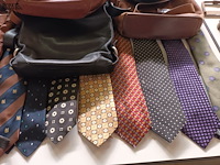 Lot 218 - mode accessoires. 38 stuks - afbeelding 6 van  7