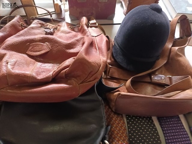 Lot 218 - mode accessoires. 38 stuks - afbeelding 7 van  7