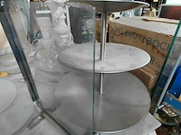 Lot 218 - roestvrijstalen 3 laagse etagère en fotohouder - afbeelding 1 van  4