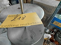 Lot 218 - roestvrijstalen 3 laagse etagère en fotohouder - afbeelding 3 van  4