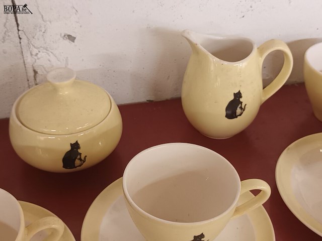 Lot 218 - servies zwarte kat. 34 stuks - afbeelding 5 van  6