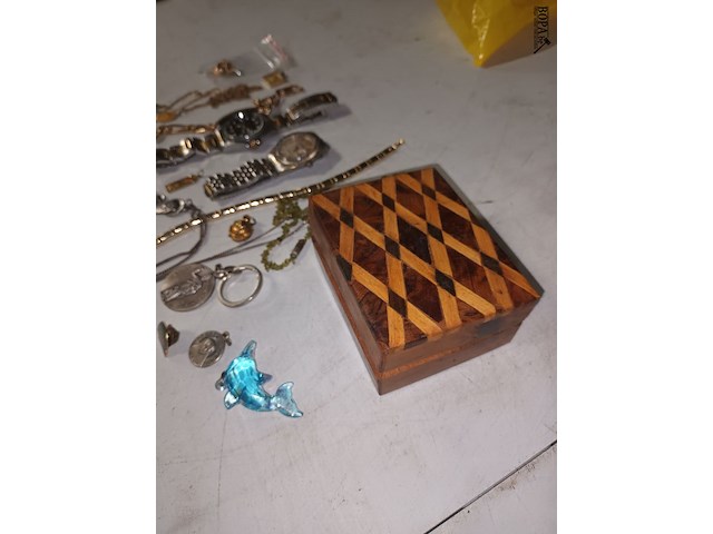 Lot 218 - sieraden en herenhorloges. 15 stuks - afbeelding 5 van  6