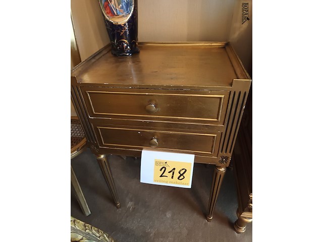 Lot 218 - verguld ladekastje - afbeelding 1 van  4