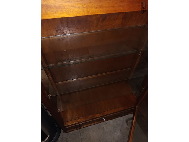 Lot 219 - antieke vitrine hangkast - afbeelding 3 van  4