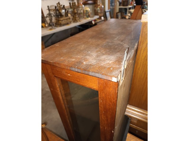 Lot 219 - antieke vitrine hangkast - afbeelding 4 van  4