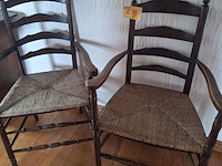Lot 219 - houten armstoel. 2 stuks - afbeelding 1 van  1