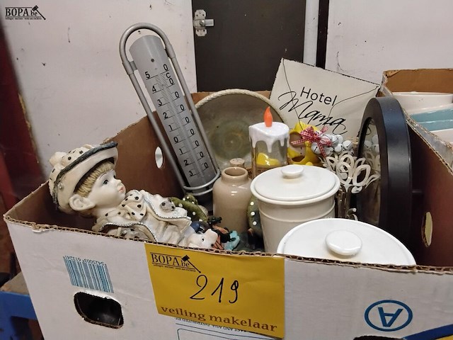 Lot 219 - lot decoratie allerlei 17 stuks - afbeelding 1 van  2