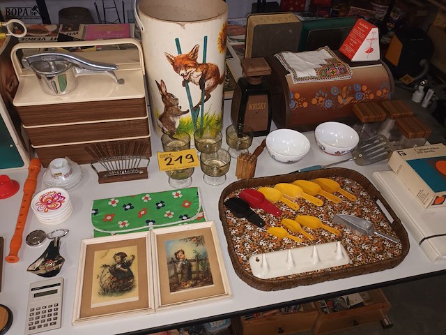 Lot 219 - retro decoratie en huisraad. 53 stuks - afbeelding 1 van  6