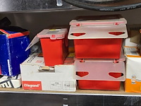 Lot 22 - beugels en bevestigingsmateriaal