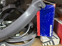 Lot 22 - beugels en bevestigingsmateriaal - afbeelding 2 van  5