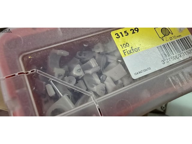 Lot 22 - beugels en bevestigingsmateriaal - afbeelding 4 van  5