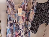 Lot 22 - blouses en kleedjes maat 42. 4 stuks - afbeelding 3 van  4