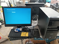 Lot 22 - computerconfiguratie - afbeelding 1 van  4