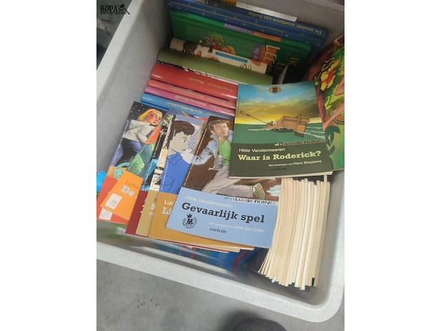 Lot 22 - cuver kinderboeken - 60 stuks - afbeelding 4 van  5