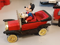 Lot 22 - disney auto’s. 2 stuks - afbeelding 6 van  8