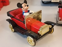 Lot 22 - disney auto’s. 2 stuks - afbeelding 7 van  8