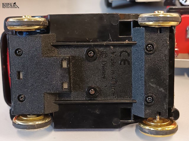 Lot 22 - disney auto’s. 2 stuks - afbeelding 8 van  8