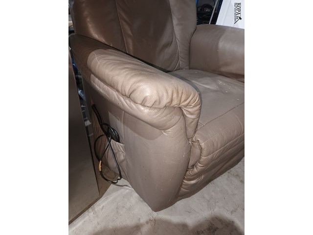 Lot 22 - elektrische relax zetel - afbeelding 2 van  4