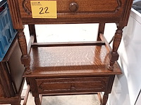 Lot 22 - houten nachtkastjes. 2 stuks