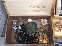 Lot 22 - juwelen, horloges en accessoires - afbeelding 2 van  5