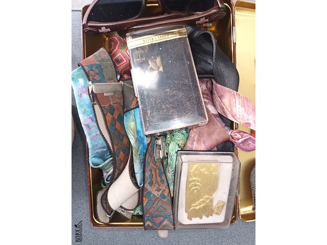 Lot 22 - juwelen, horloges en accessoires - afbeelding 5 van  5