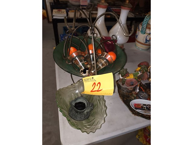 Lot 22 - kaarsenhouders en schaal. 4 stuks - afbeelding 1 van  3