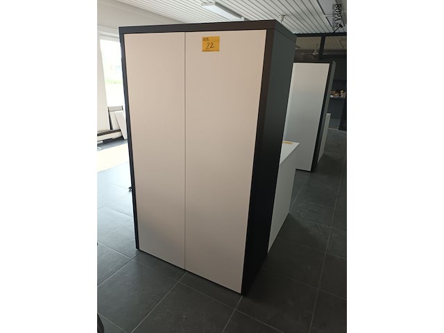 Lot 22 - kantoorkast - afbeelding 1 van  3