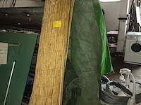 Lot 22 - kunstgras en rieten mat