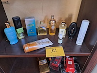 Lot 22 - lot oude parfum en verzorgingsproducten