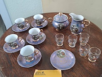 Lot 22 - lot vintage porseleinen thee servies