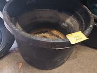 Lot 22 - mortelkuip. 2 stuks
