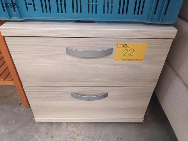Lot 22 - nachtkastje - afbeelding 1 van  4