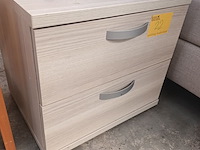 Lot 22 - nachtkastje - afbeelding 3 van  4