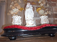 Lot 22 - ovalen globe met maria - afbeelding 2 van  3