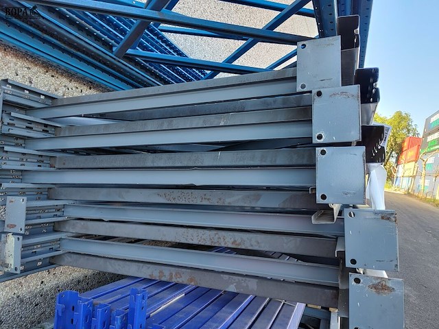 Lot 22 - palletstelling met 13 staanders - afbeelding 2 van  4