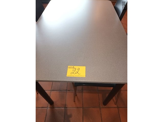 Lot 22 - rechthoekige horeca tafels. 8 stuks - afbeelding 2 van  5