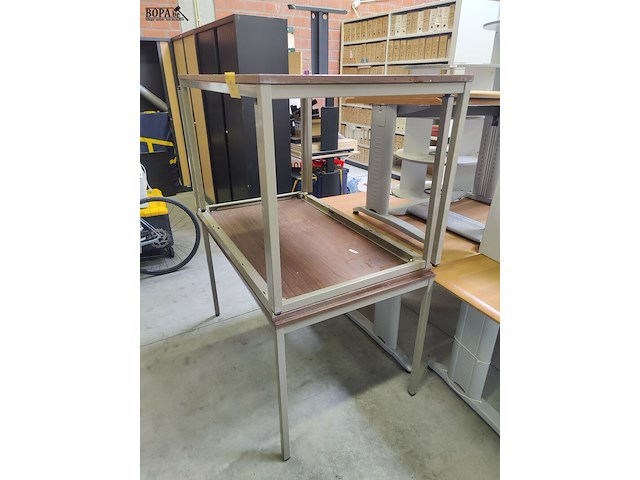 Lot 22 - rechthoekige mewaf tafels - 3 stuks - afbeelding 1 van  2