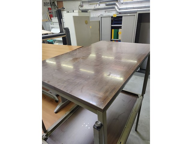Lot 22 - rechthoekige mewaf tafels - 3 stuks - afbeelding 2 van  2
