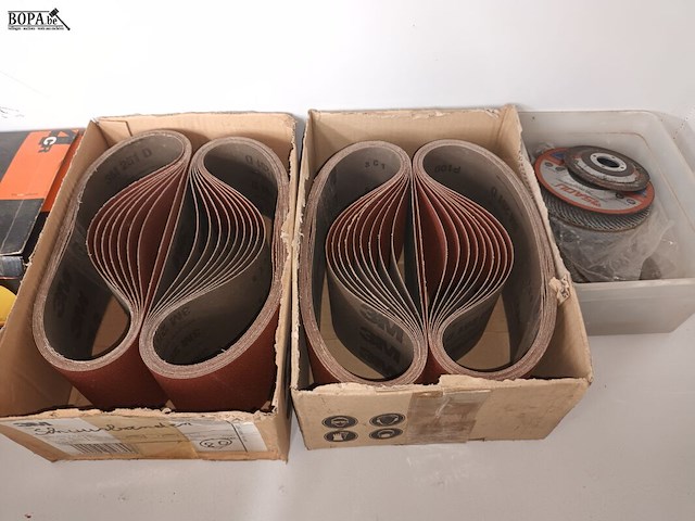 Lot 22 - schuurpapier en slijpschijven - afbeelding 4 van  5