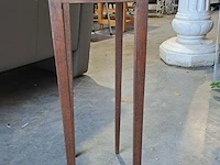 Lot 22 - smal antieken houten bijzettafeltje/mini-secretaire met lade - afbeelding 3 van  4
