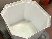 Lot 22 - strata design witte bloempot pvc, lechuza bloempot en onder - afbeelding 3 van  5