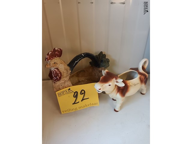 Lot 22 - vintage boerderij deco. 2 stuks - afbeelding 1 van  3