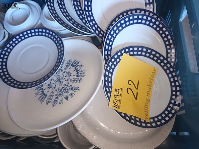Lot 22 - vintage borden - afbeelding 3 van  3