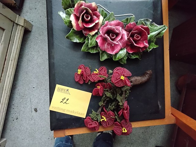 Lot 22 - vintage rozen decoratie - afbeelding 1 van  1