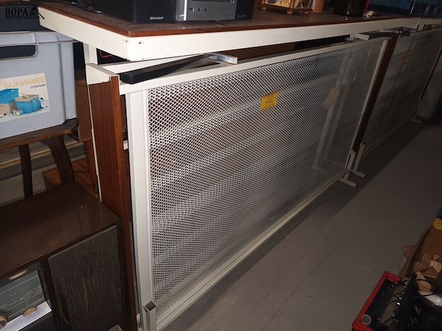 Lot 22 - vintage uitklapbaar bed - afbeelding 1 van  3